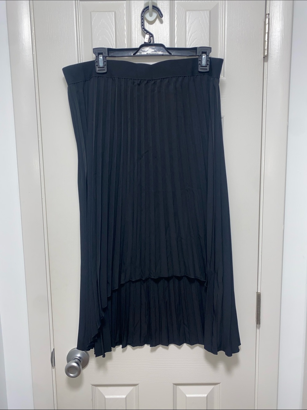 SHEIN Black High-Low Pleated Midi Skirt